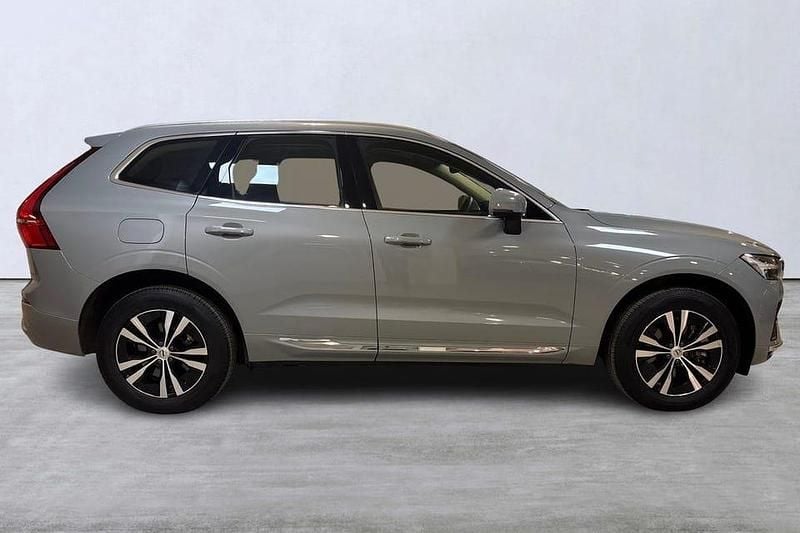 Begagnad Volvo XC60 Core 355 HK (261 kW) 2024 Grå SUV