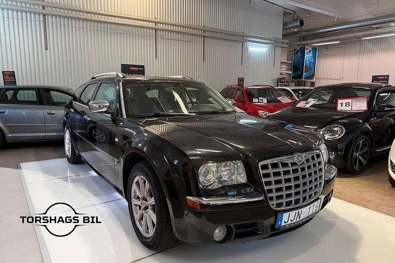 Svart Begagnad 2007 Chrysler 300C Touring Kombi | 54 900 kr (Marknadspris) - Bild 1/3