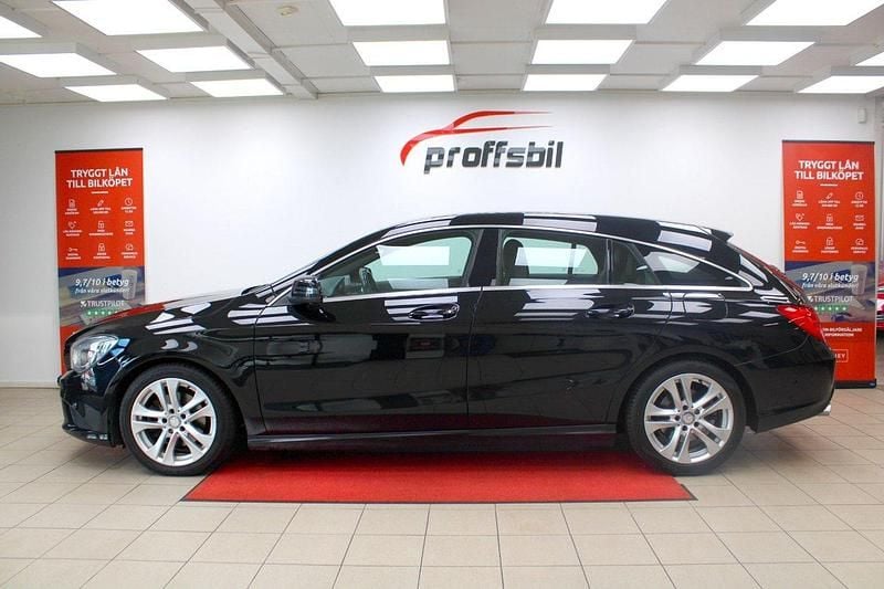 Svart Begagnad 2015 Mercedes CLA200 Shooting Brake Kombi | 124 900 kr (Marknadspris) - Bild 1/4