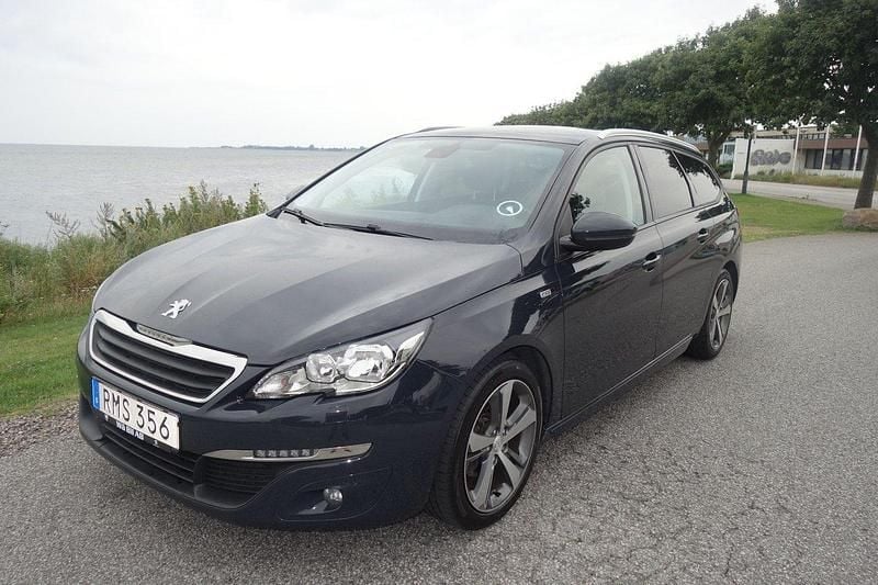 Mörkgrå Begagnad 2017 Peugeot 308 Kombi | 89 900 kr (Marknadspris) - Bild 1/4