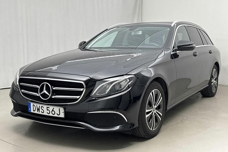 Svart Begagnad 2020 Mercedes E220 Kombi | 218 000 kr (Bra pris) - Bild 1/4
