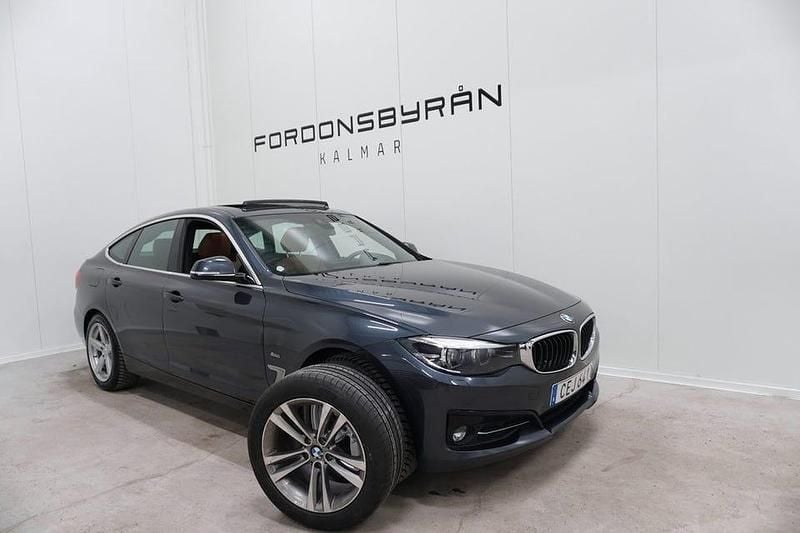 Grå Begagnad 2017 BMW 320 Gran Turismo Sport Line | 134 800 kr (Marknadspris) - Bild 1/4