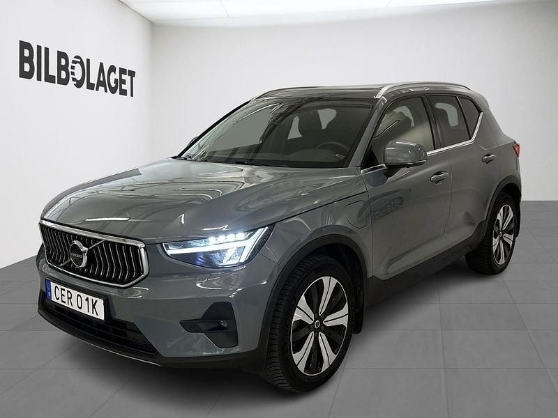Grå Begagnad 2023 Volvo XC40 Ultimate SUV | 399 800 kr (Marknadspris) - Bild 1/4