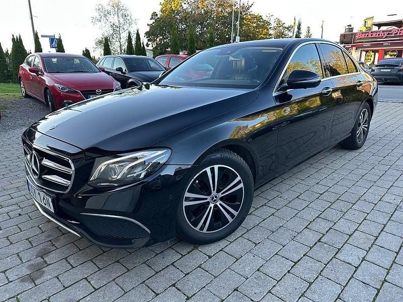 Svart Begagnad 2019 Mercedes E220 Avantgarde Sedan | 299 800 kr (Bra pris) - Bild 1/4