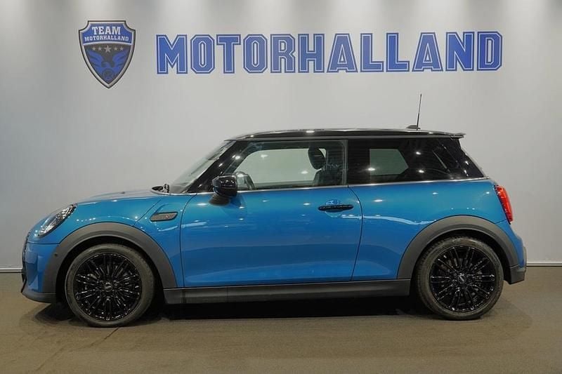 Blå Begagnad 2022 Mini Cooper S Halvkombi | 259 900 kr (Marknadspris) - Bild 1/4