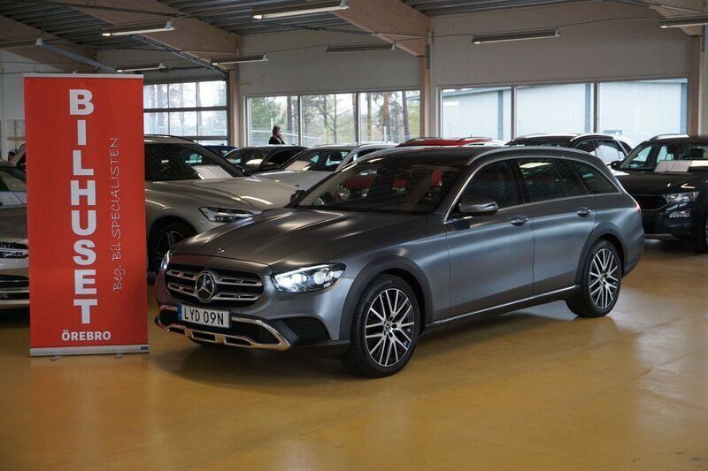 Grå Begagnad 2021 Mercedes E220 Avantgarde Kombi | 429 000 kr (Lite dyr) - Bild 1/4
