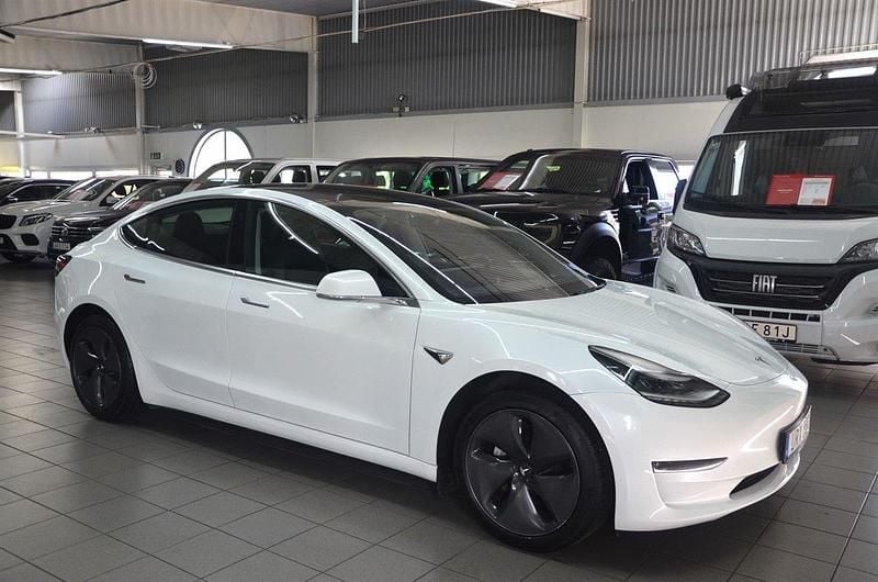 Vit Begagnad 2020 Tesla Model 3 Long Range Sedan | 289 900 kr (Marknadspris) - Bild 1/4