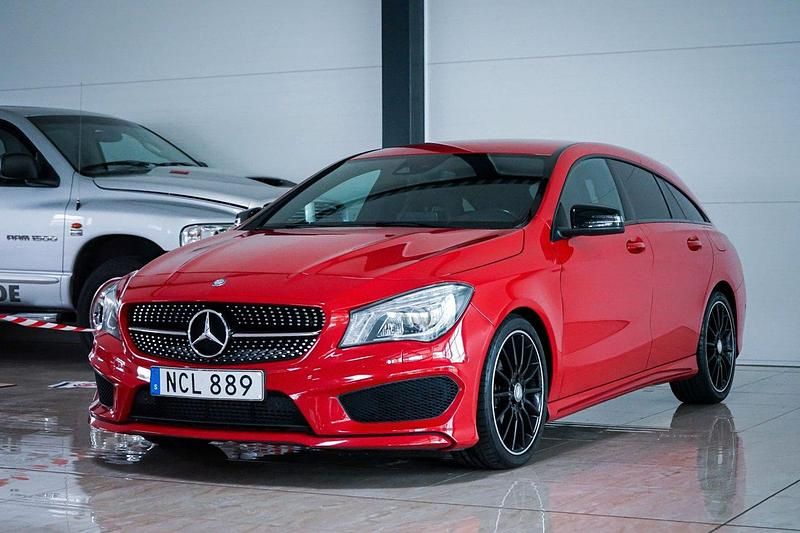 Röd Begagnad 2016 Mercedes CLA200 Shooting Brake AMG Kombi | 189 500 kr (Marknadspris) - Bild 1/4