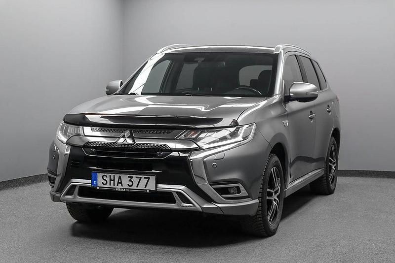 Begagnad Mitsubishi Outlander P-HEV 135 HK (99 kW) 2019 Grå SUV