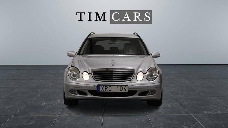 Begagnad Mercedes E200 166 HK (122 kW) 2005 Silver Kombi
