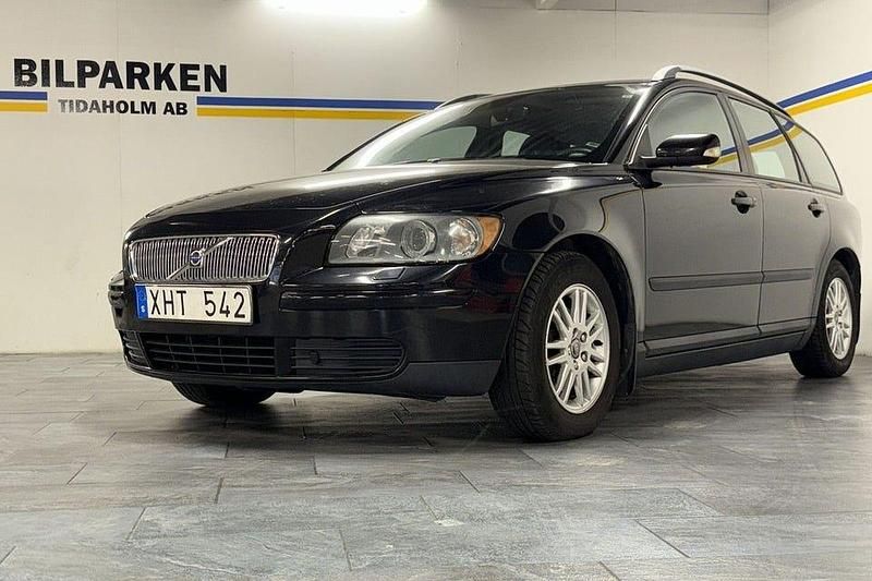 Svart Begagnad 2005 Volvo V50 Kombi | 29 900 kr (Marknadspris) - Bild 1/4