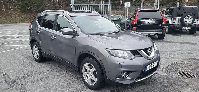 Grå Begagnad 2016 Nissan X-Trail Tekna SUV | 119 900 kr (Marknadspris) - Bild 1/4