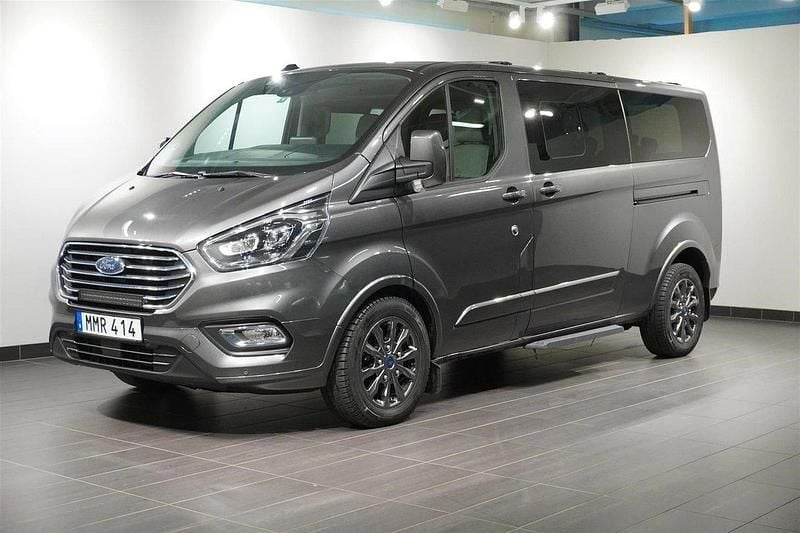 Grå Begagnad 2022 Ford Transit Custom Minibuss | 399 800 kr (Marknadspris) - Bild 1/4