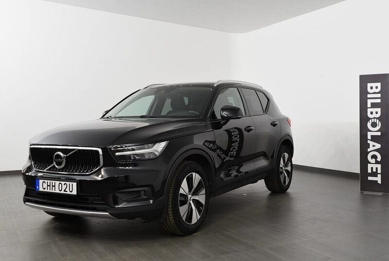 Svart Begagnad 2020 Volvo XC40 Momentum SUV | 324 800 kr (Marknadspris) - Bild 1/4