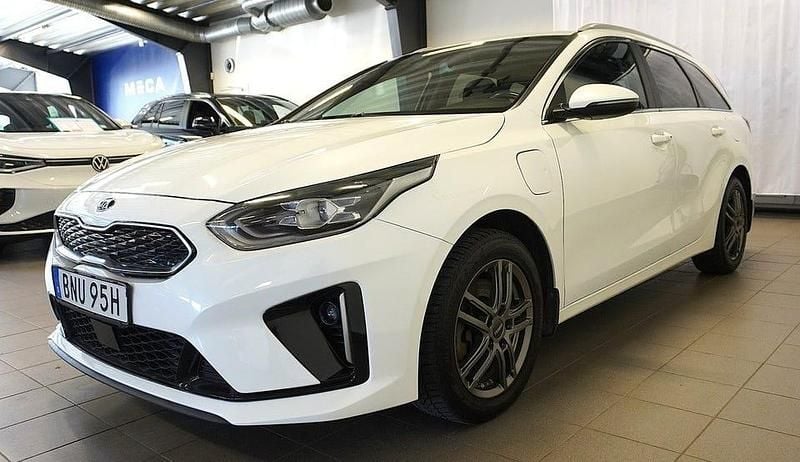 Begagnad Kia Ceed Sportswagon 141 HK (103 kW) 2021 Vit Kombi