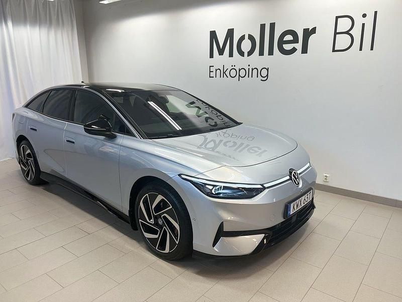 Silver (scale silver metallic bla) Begagnad 2024 VW ID.7 Pro Sedan | 595 000 kr (Marknadspris) - Bild 1/4