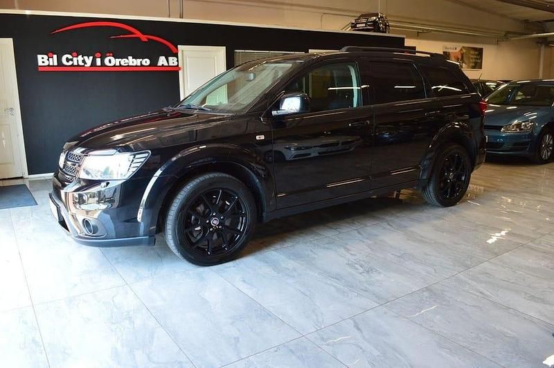 Svart Begagnad 2015 Fiat Freemont Sport SUV | 149 900 kr (Dyr) - Bild 1/4