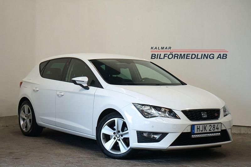 Vit Begagnad 2014 Seat Leon FR Halvkombi | 109 900 kr (Lite dyr) - Bild 1/4