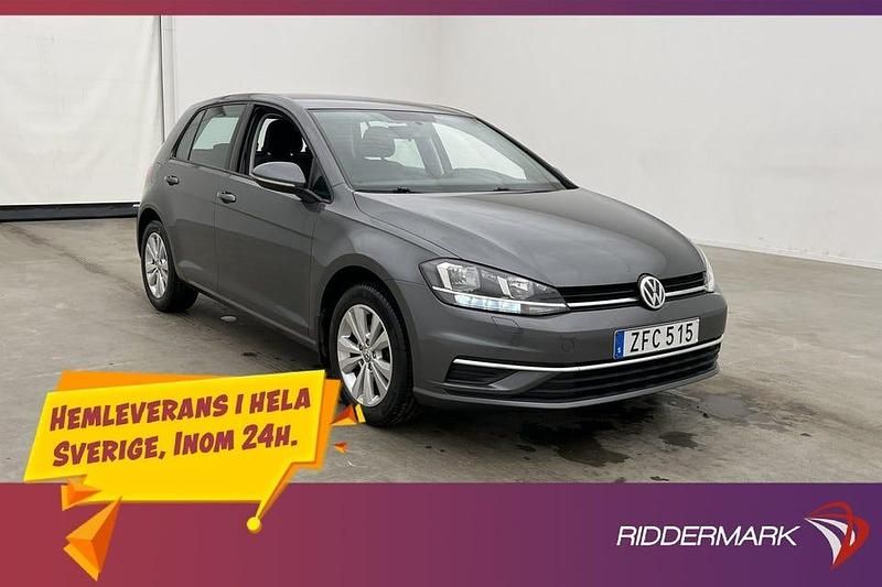 Mörkgrå Begagnad 2018 VW Golf VII Halvkombi | 189 800 kr (Marknadspris) - Bild 1/3