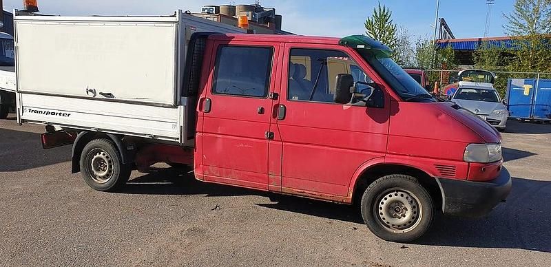 Begagnad VW Transporter 102 HK (75 kW) 2001 Röd Van