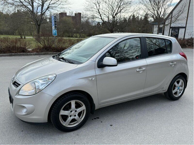 Begagnad 2010 Hyundai i20 Halvkombi | 26 000 kr (Bra pris) - Bild 1/4
