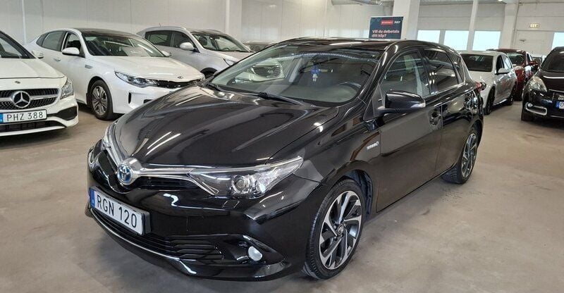 Svart Begagnad 2016 Toyota Auris Hybrid Active Halvkombi | 139 999 kr (Marknadspris) - Bild 1/4