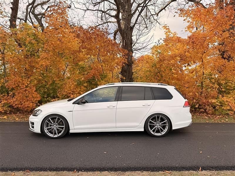 Begagnad 2016 VW Golf VII R | 268 000 kr - Bild 1/2