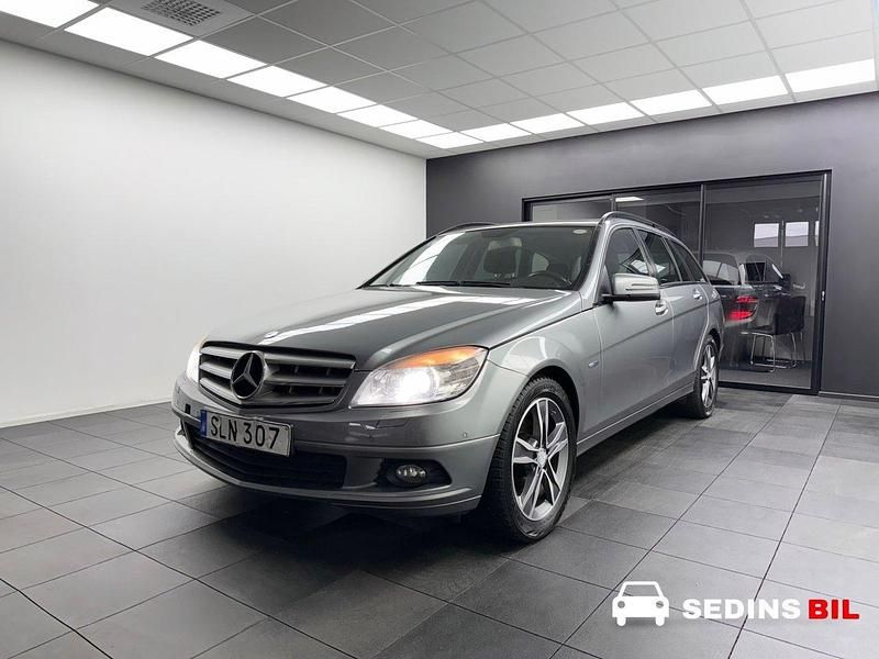 Mörkgrå (grå) Begagnad 2010 Mercedes C200 Kombi | 59 900 kr (Marknadspris) - Bild 1/4