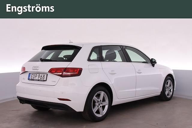 Begagnad Audi A3 Proline 150 HK (110 kW) 2017 Vit Sedan