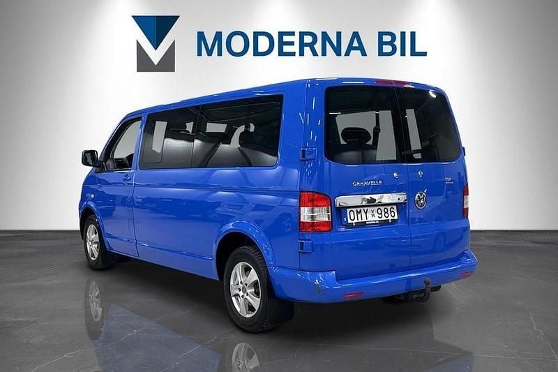 Begagnad VW Caravelle Comfortline 174 HK (127 kW) 2006 Blå Minibuss