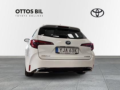 Begagnad Toyota Corolla Active 142 HK (104 kW) 2023 Vit Kombi
