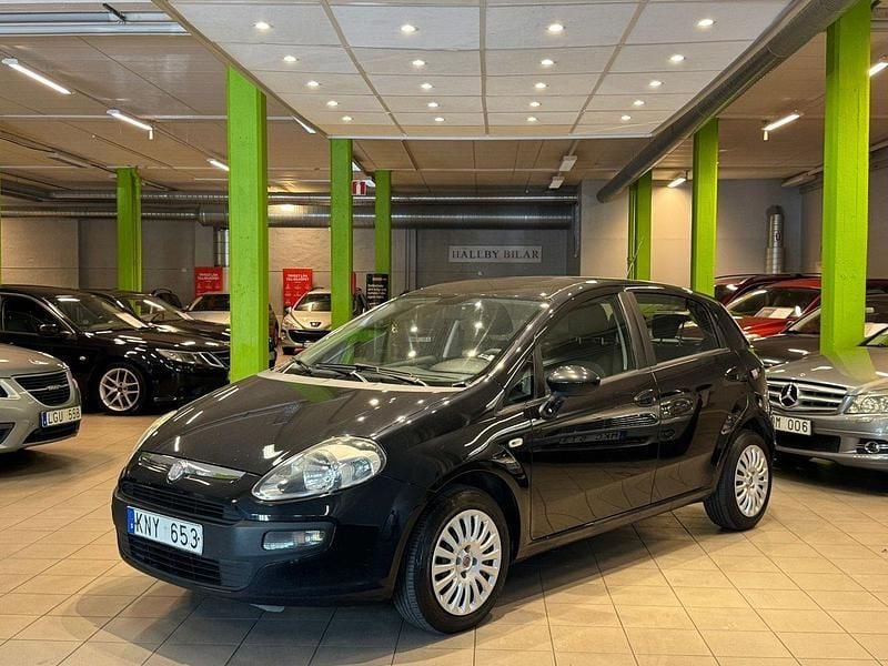 Svart Begagnad 2010 Fiat Punto Evo Dynamic Halvkombi | 29 900 kr - Bild 1/4