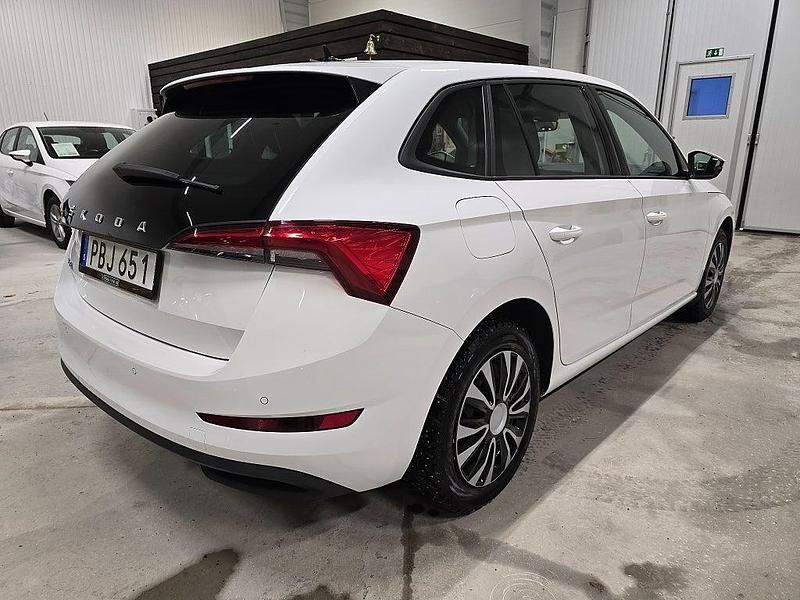 Begagnad Skoda Scala Style 90 HK (66 kW) 2022 Vit Halvkombi