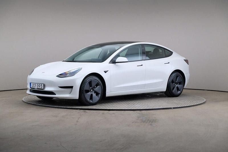 Vit Begagnad 2022 Tesla Model 3 Standard Range Sedan | 265 000 kr (Superpris) - Bild 1/4