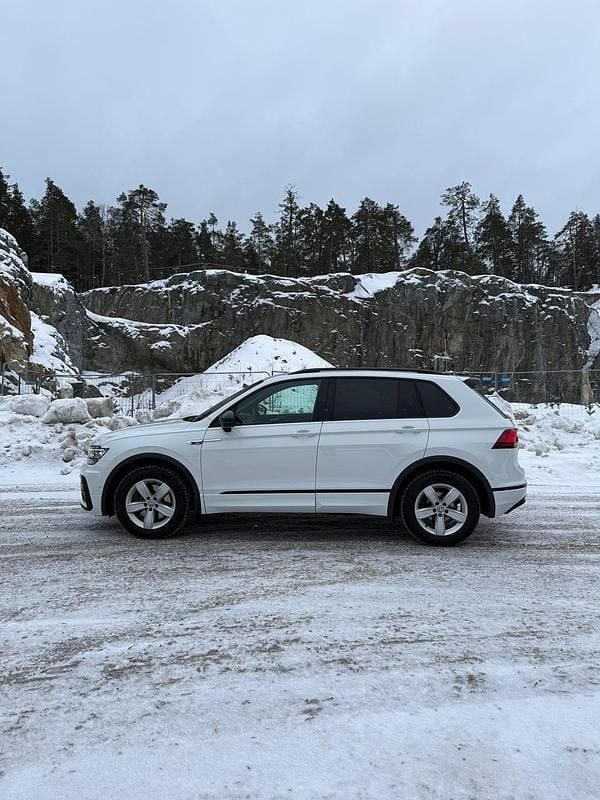Begagnad VW Tiguan R-line 190 HK (139 kW) 2020 SUV
