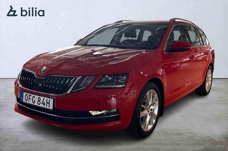 Röd Begagnad 2019 Skoda Octavia Kombi | 154 900 kr (Superpris) - Bild 1/1