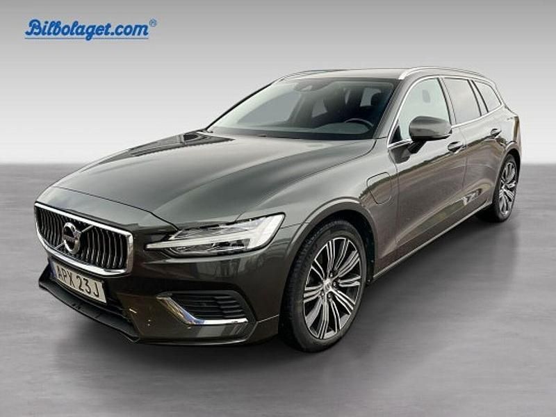 Grå Begagnad 2021 Volvo V60 Inscription Kombi | 339 000 kr (Marknadspris) - Bild 1/4