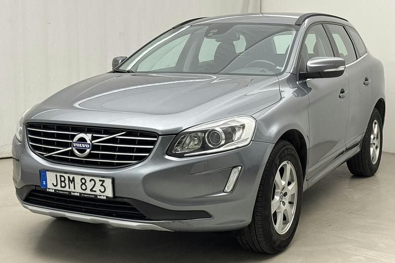 Grå Begagnad 2016 Volvo XC60 Momentum SUV | 199 800 kr (Bra pris) - Bild 1/4