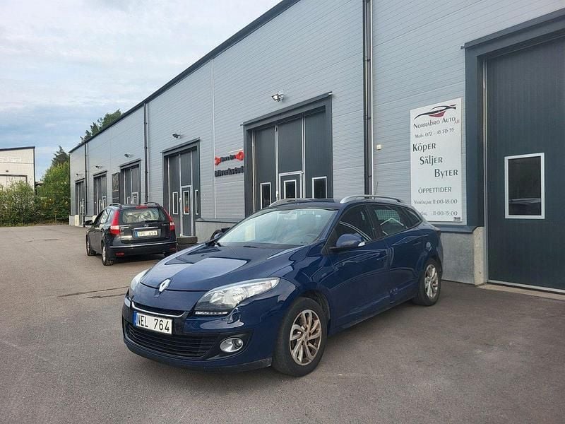 Mörkblå Begagnad 2012 Renault Mégane GrandTour Kombi | 44 900 kr (Marknadspris) - Bild 1/4
