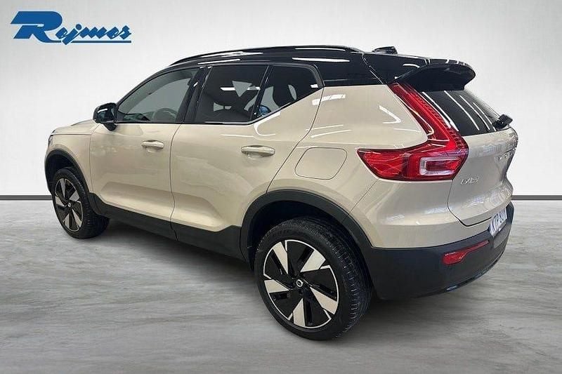 Begagnad Volvo EX40 Plus 188 kW (256 HK) 2024 Sand dune metallic SUV
