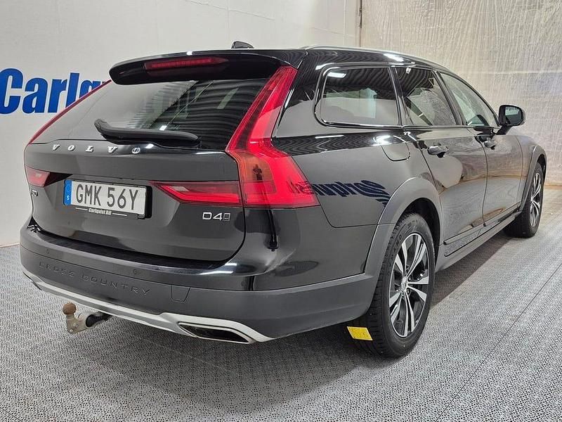 Begagnad Volvo V90 CC 191 HK (140 kW) 2020 Svart metallic Kombi