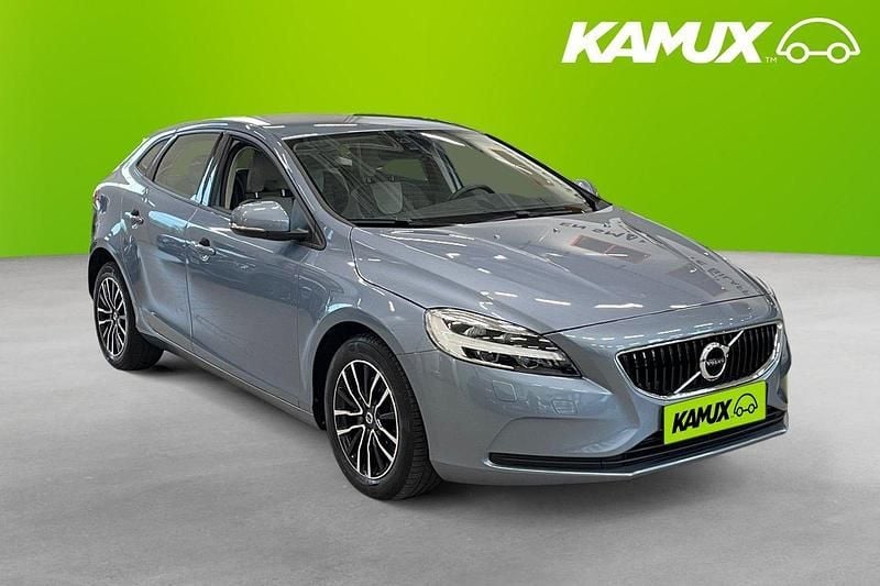 Blå Begagnad 2017 Volvo V40 Momentum Kombi | 189 700 kr (Bra pris) - Bild 1/3