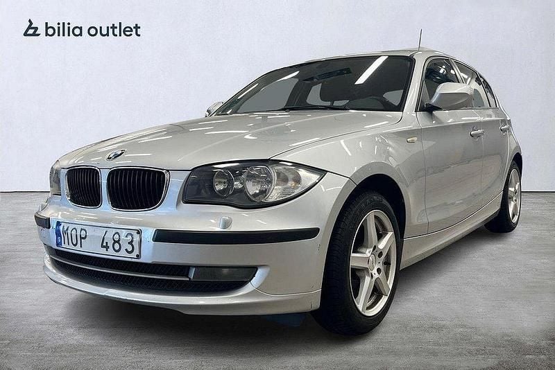 Begagnad BMW 116 2010 Silver Halvkombi
