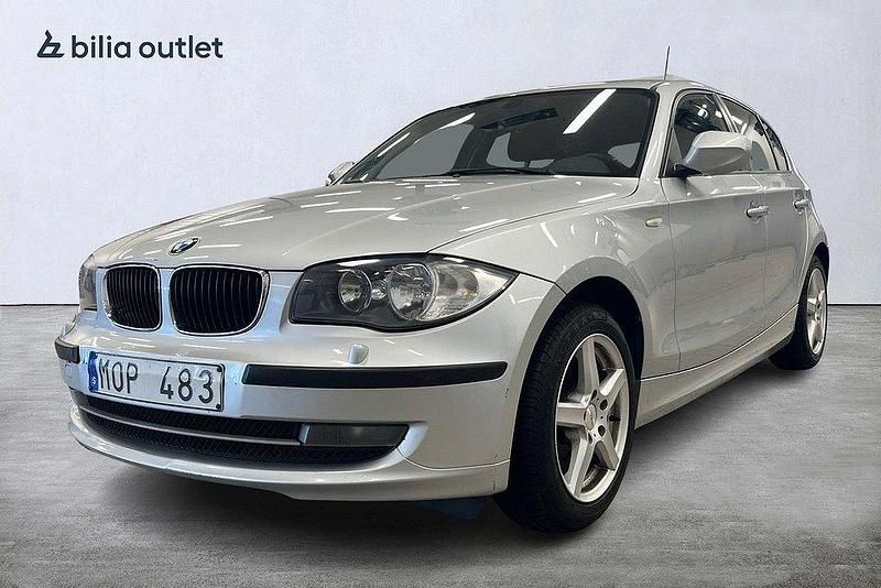 Silver Begagnad 2010 BMW 116 Halvkombi | 59 900 kr - Bild 1/3