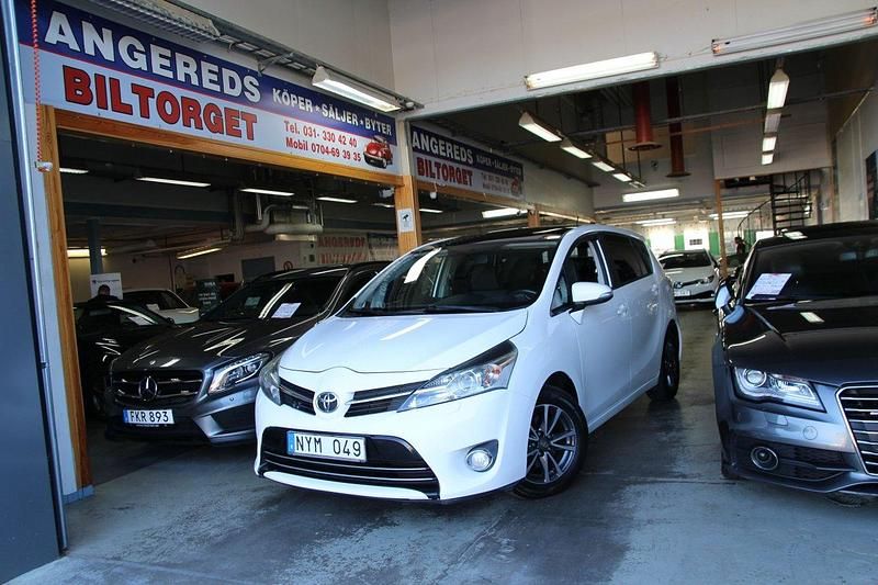 Vit Begagnad 2013 Toyota Verso Business Edition Minibuss | 99 999 kr (Marknadspris) - Bild 1/4