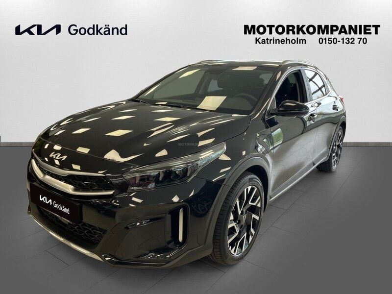 Svart (pearl black metallic) Begagnad 2023 Kia XCeed Advance SUV | 344 900 kr (Lite dyr) - Bild 1/4