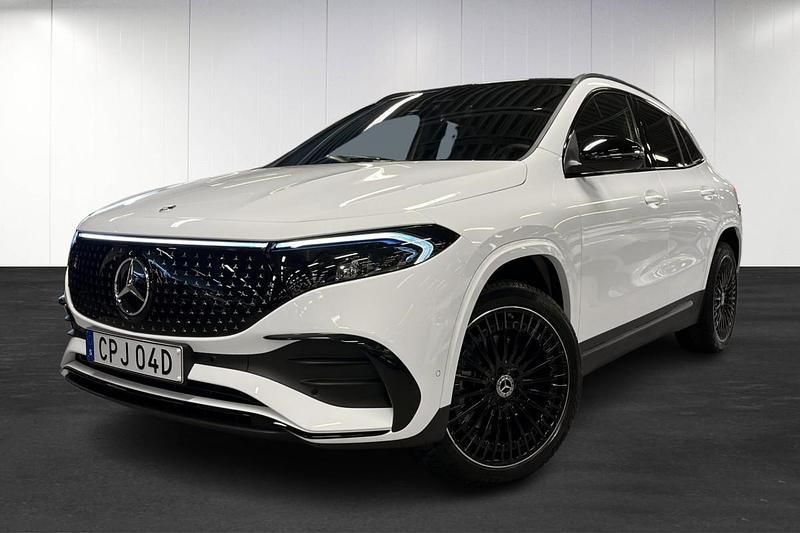 Vit (white) Begagnad 2024 Mercedes EQA250+ AMG line SUV | 569 000 kr (Dyr) - Bild 1/4
