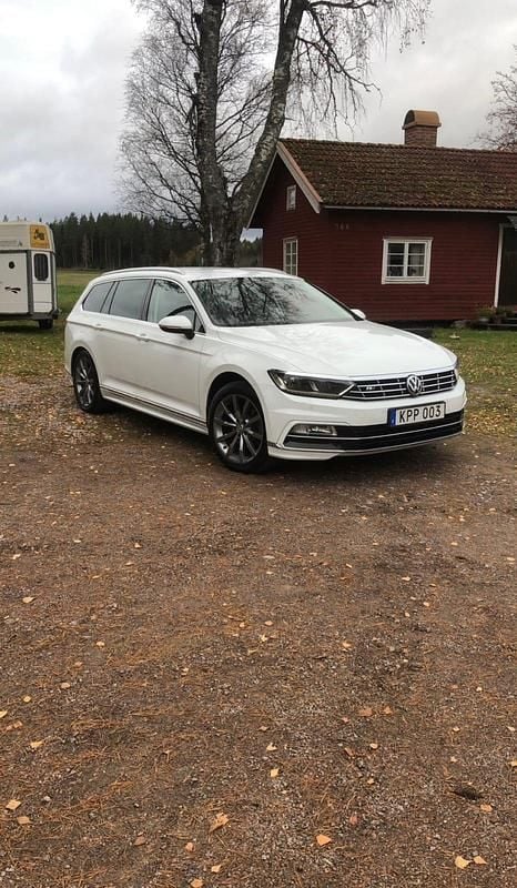 Begagnad 2019 VW Passat Kombi | 220 000 kr (Marknadspris) - Bild 1/4