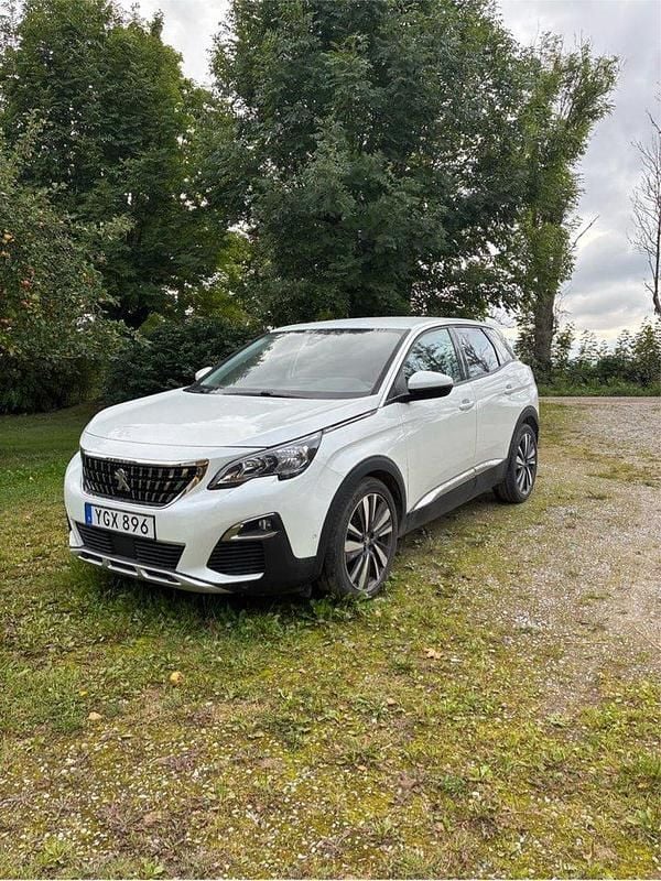 Vit Begagnad 2016 Peugeot 3008 Allure SUV | 124 995 kr (Marknadspris) - Bild 1/4