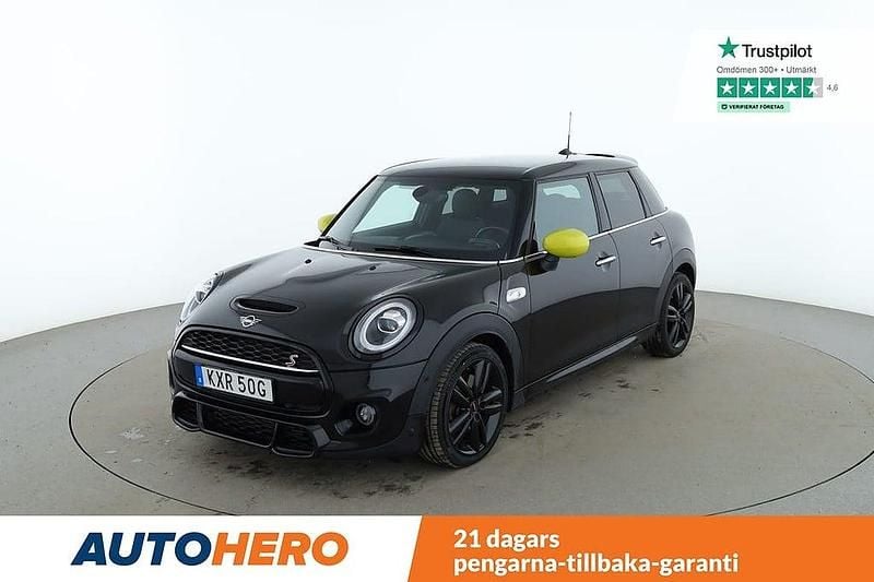 Svart Begagnad 2020 Mini Cooper S Halvkombi | 259 000 kr (Lite dyr) - Bild 1/4